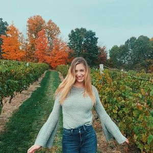 Meet your Posher, Emily